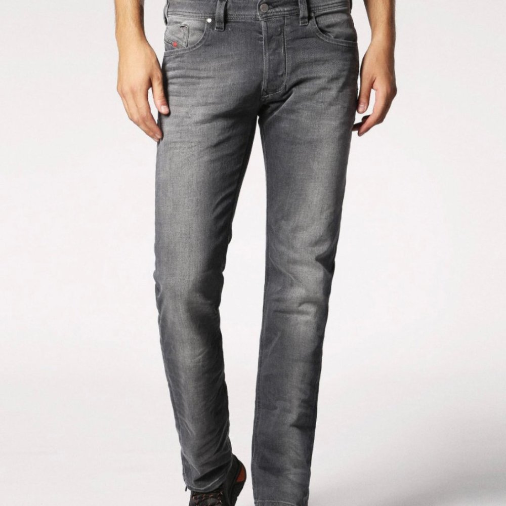 NWT DIESEL LARKEE JEANS 31W 32L